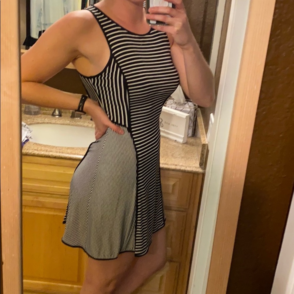 Francescas Midi Dress -Medium